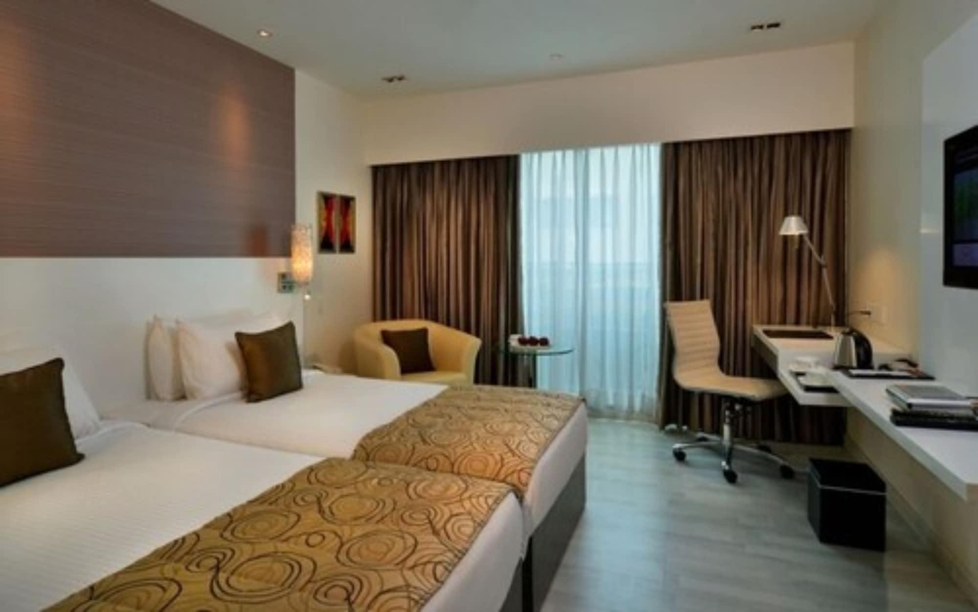 Majestic Court Sarovar Portico Navi Mumbai Kültér fotó