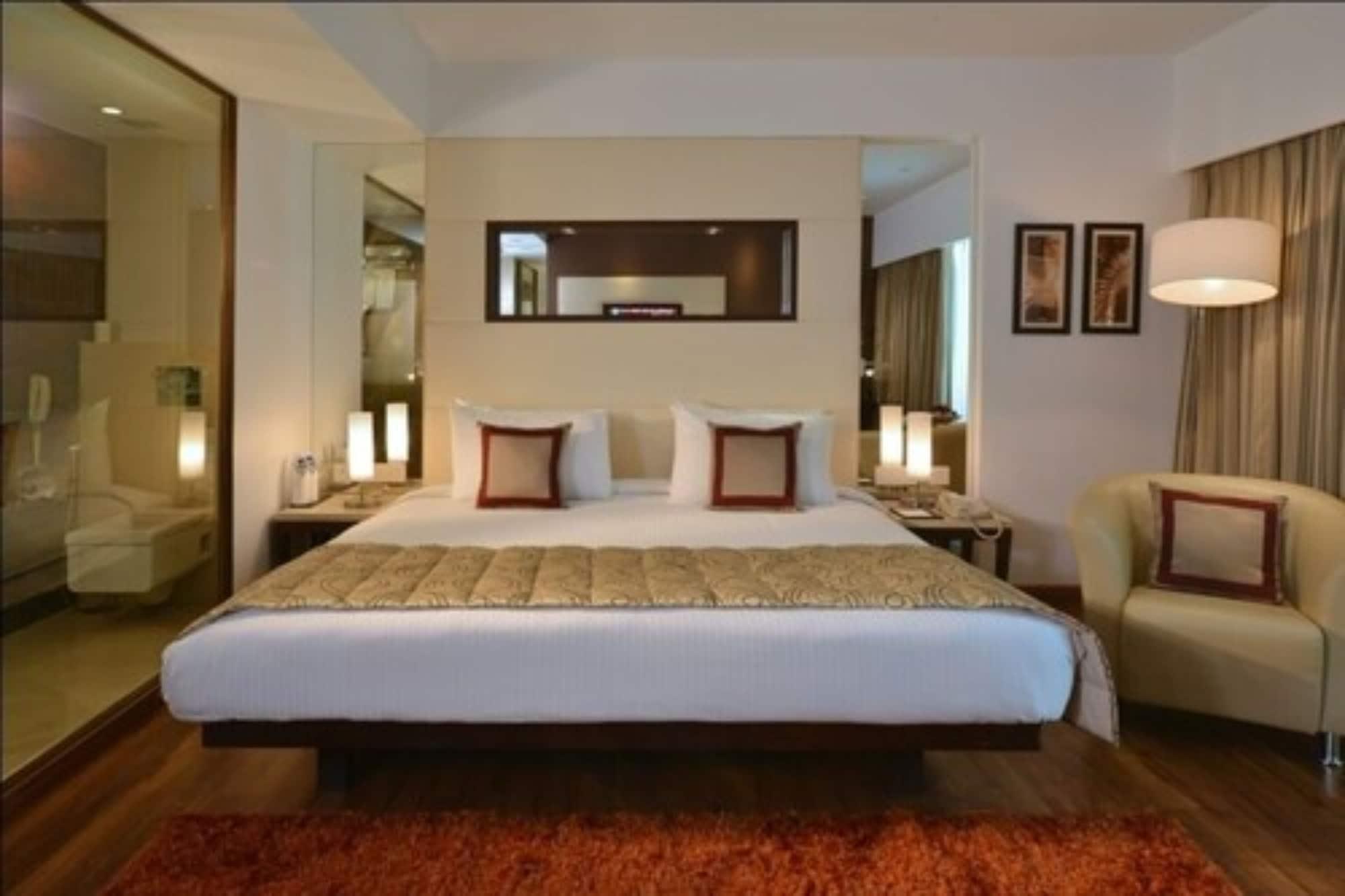 Majestic Court Sarovar Portico Navi Mumbai Kültér fotó