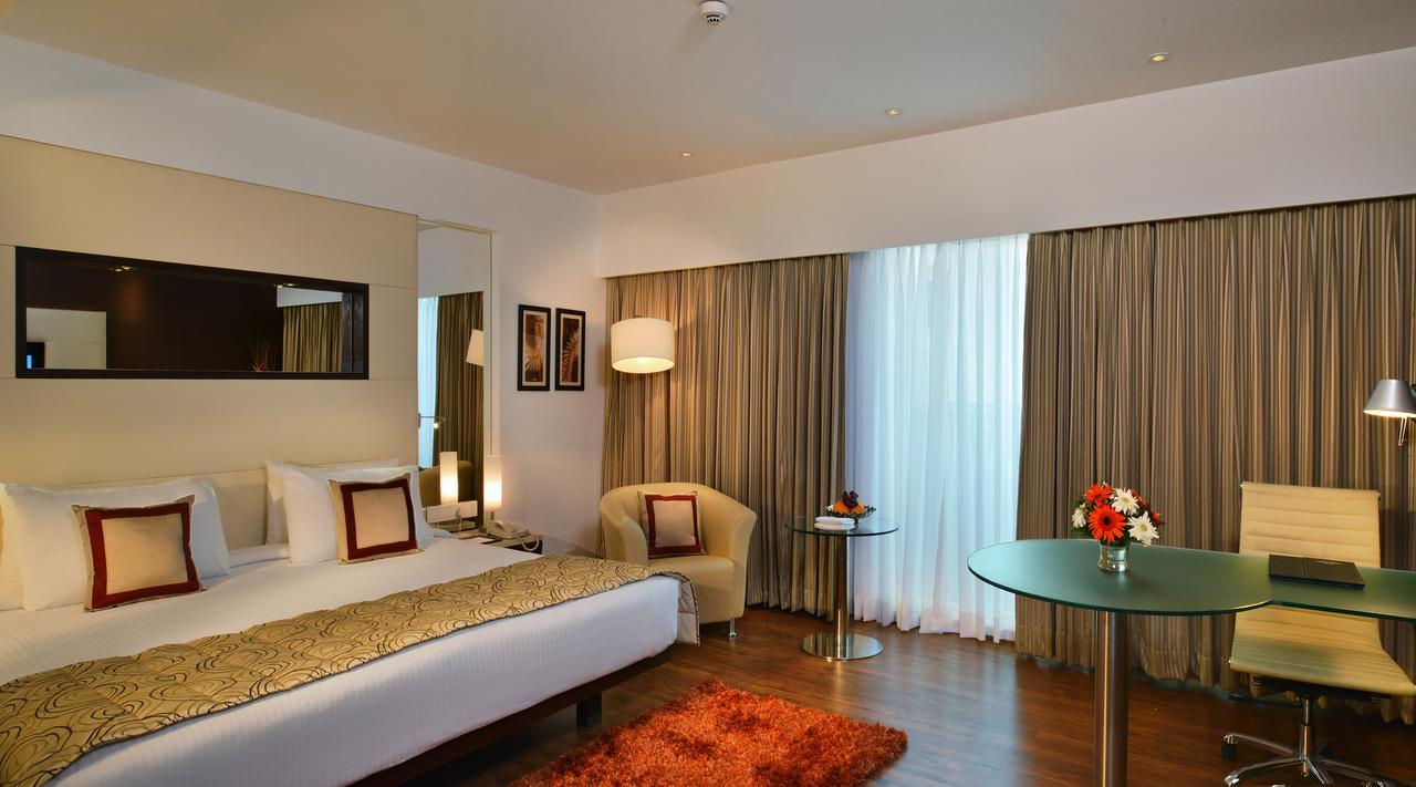 Majestic Court Sarovar Portico Navi Mumbai Kültér fotó