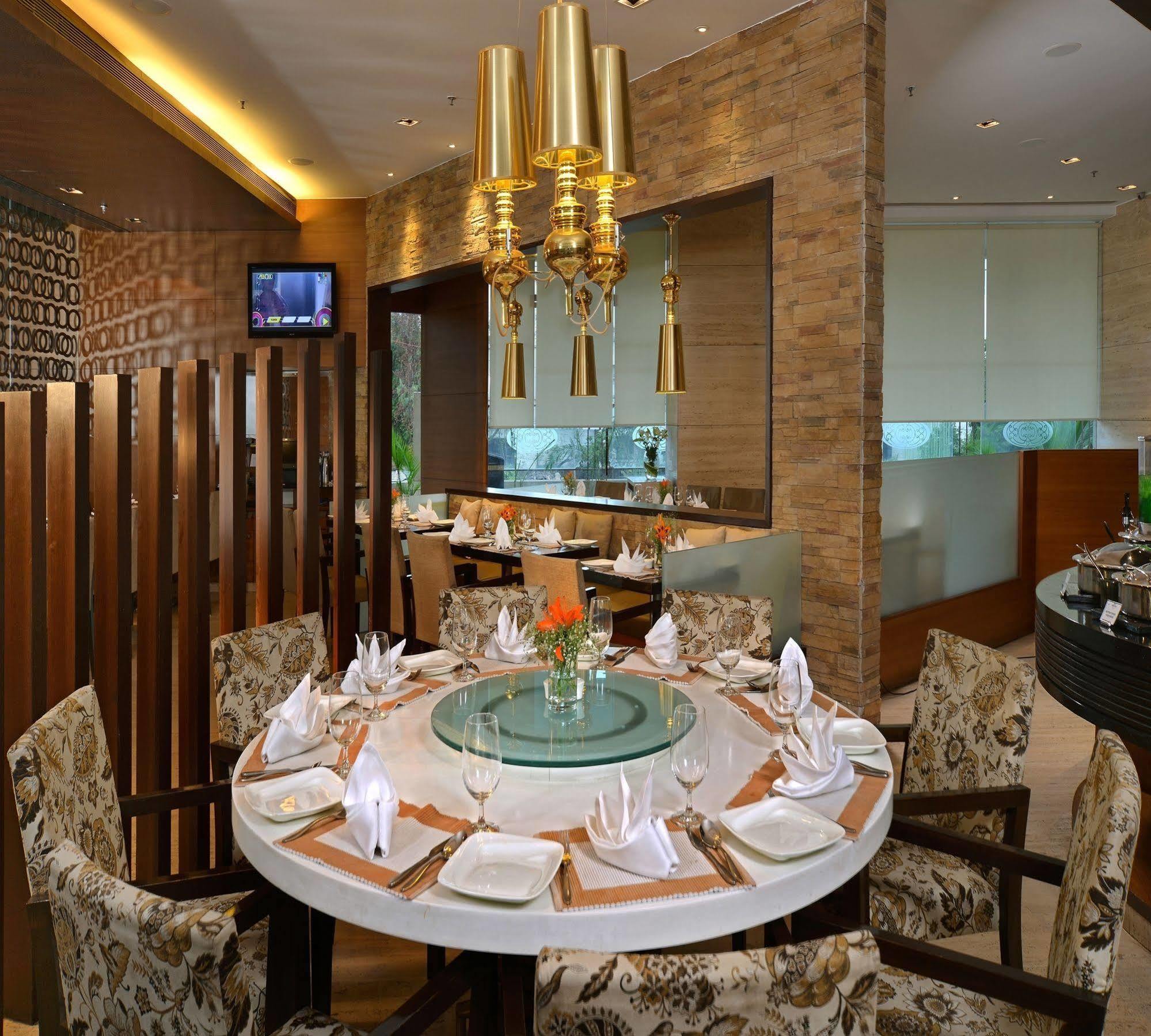 Majestic Court Sarovar Portico Navi Mumbai Kültér fotó