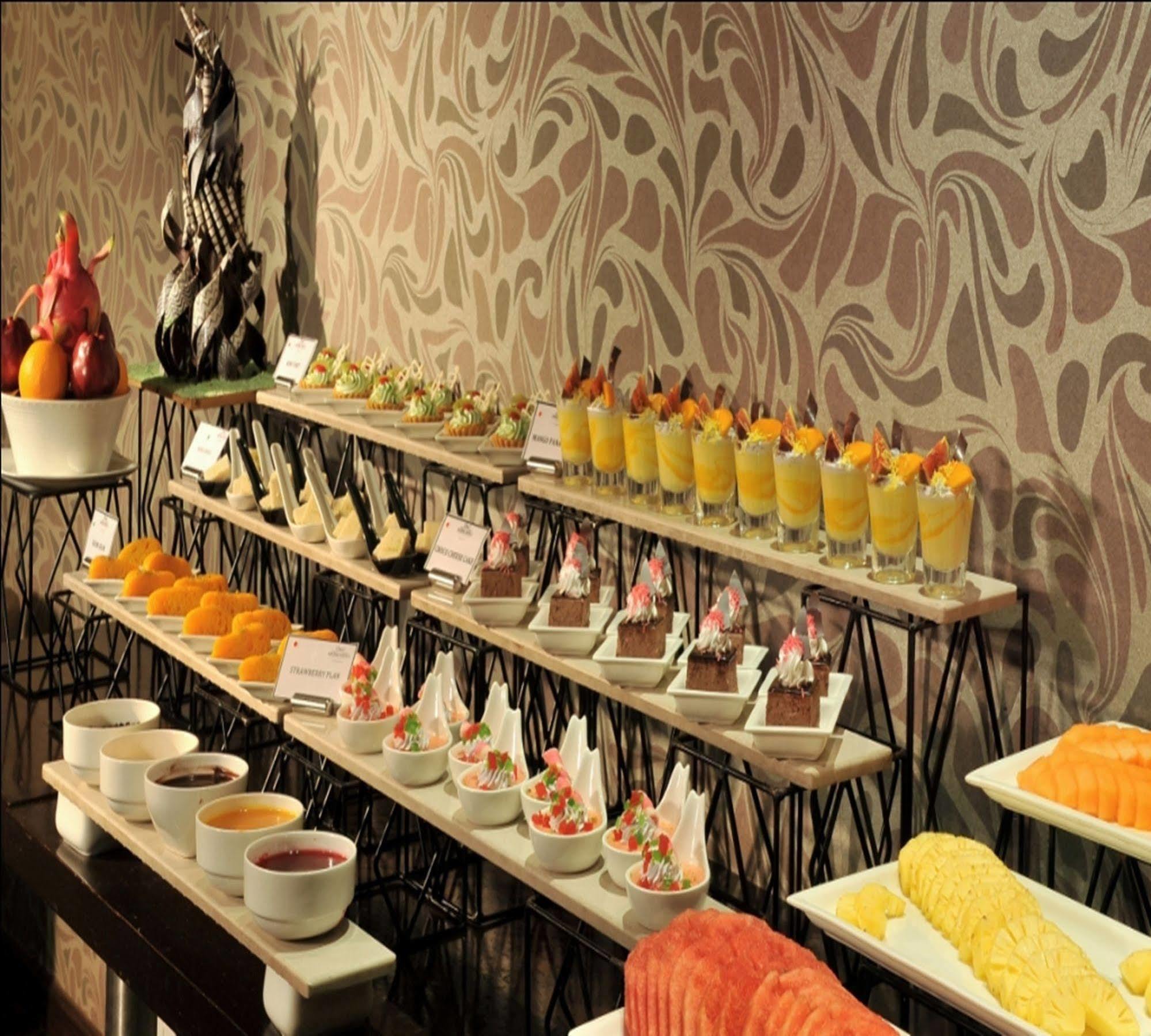 Majestic Court Sarovar Portico Navi Mumbai Kültér fotó