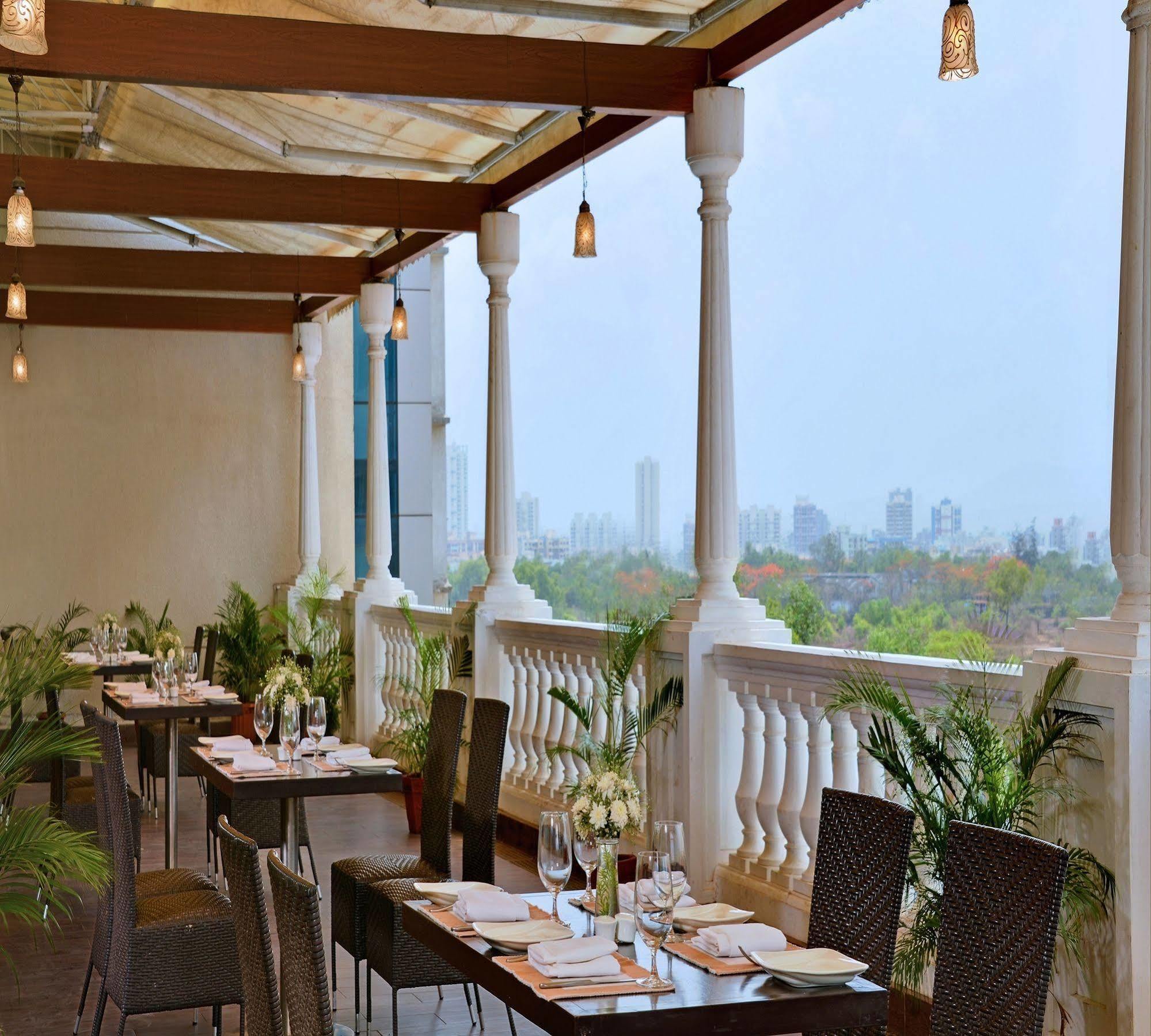 Majestic Court Sarovar Portico Navi Mumbai Kültér fotó