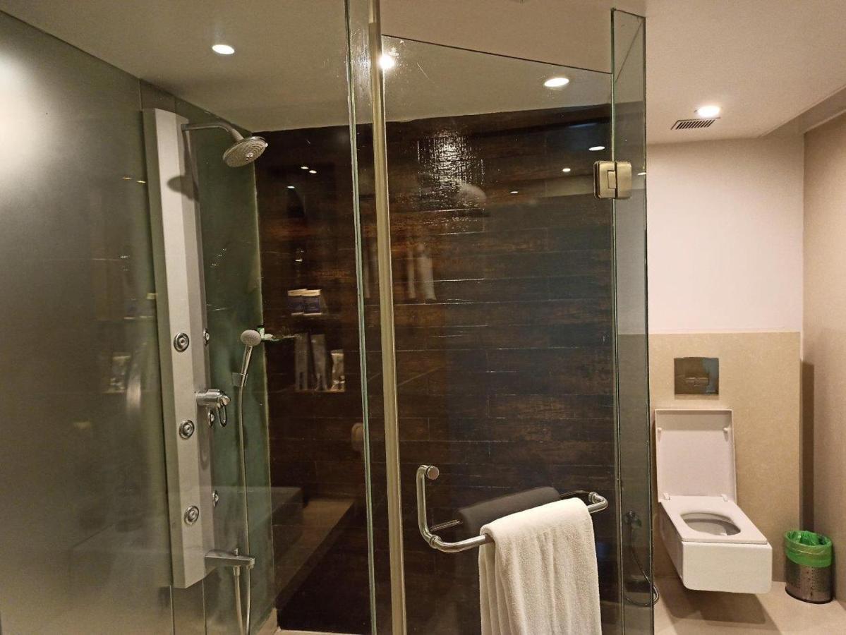 Majestic Court Sarovar Portico Navi Mumbai Kültér fotó